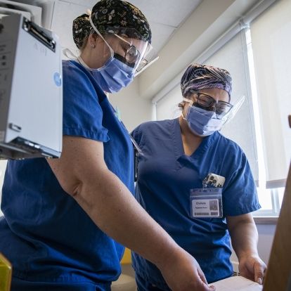 nurses in L&amp;D room