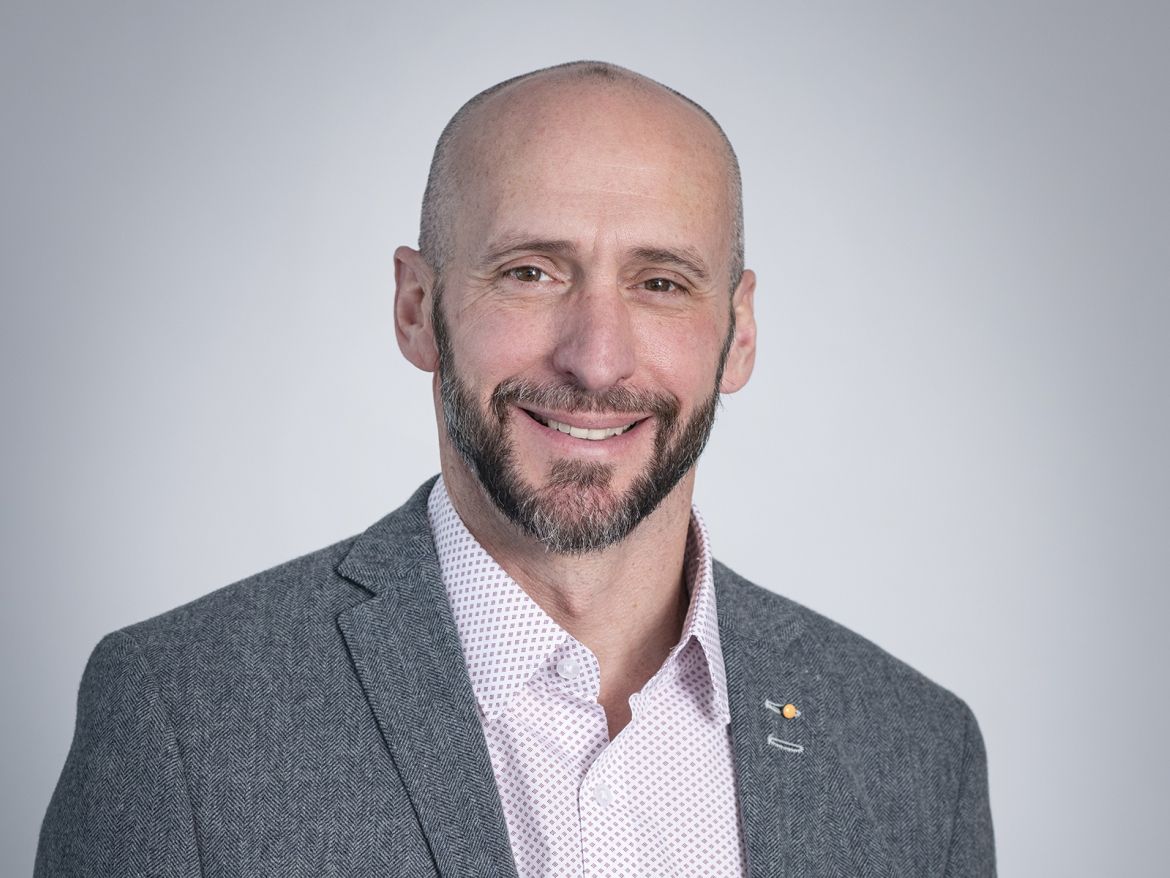 Dr Steven Smith